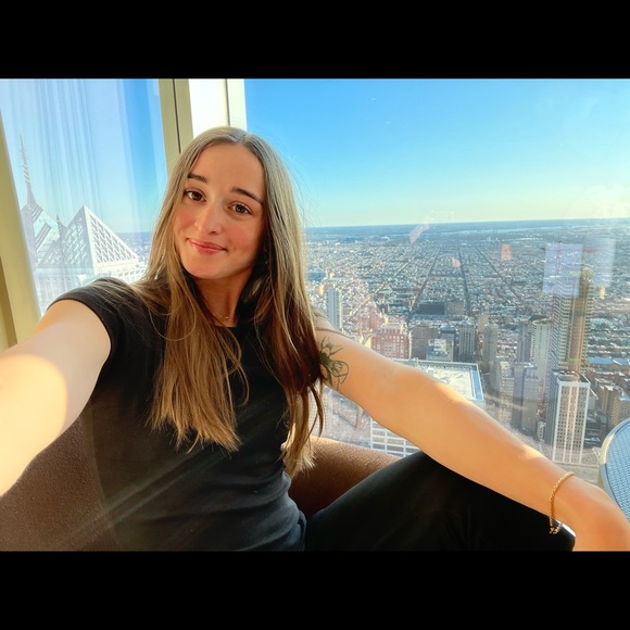 Meet your Posher, Caroline - Picture 1 of 1